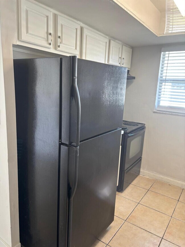 Foto del edificio - 1875 40th Ave