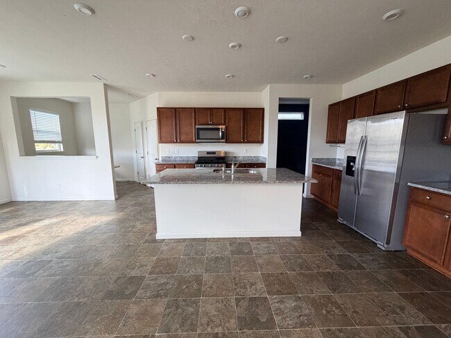 Foto del edificio - 15545 Westmoor Ave