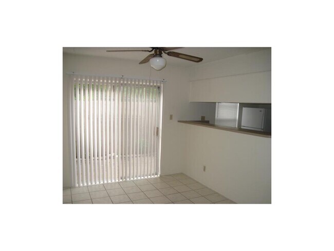 Foto del edificio - 410 Park Ln