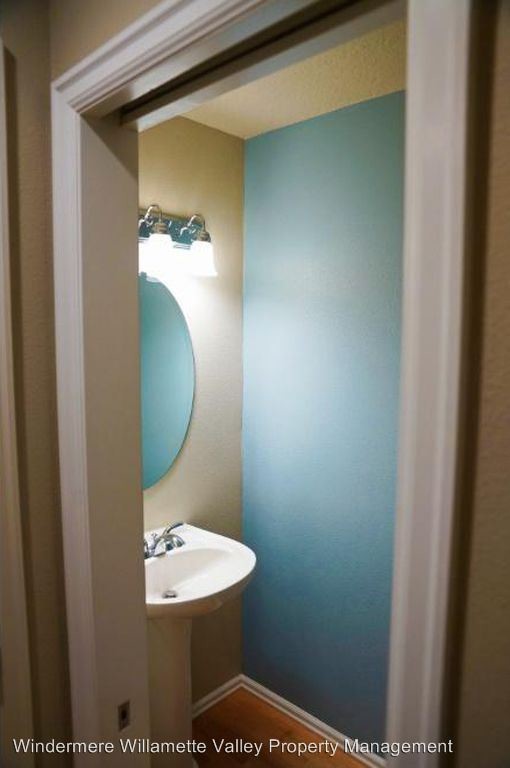 Foto del edificio - 3450 SE Shoreline Dr