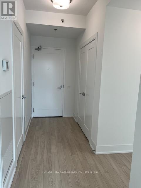 Building Photo - 310 Tweedsmuir Ave