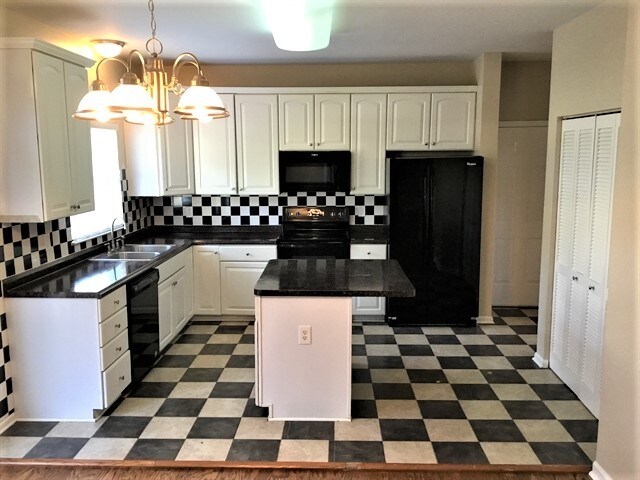 Building Photo - 2908 Harbor Lights Drive