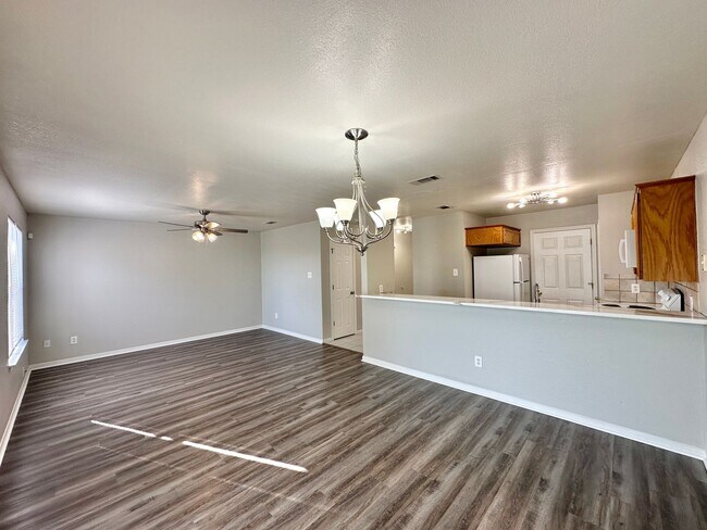 Foto del edificio - 3709 Woodrow Dr