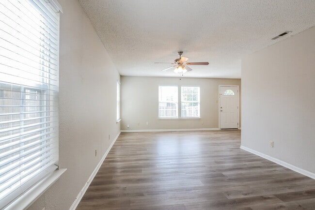 Foto del edificio - 1206 Kenwood Dr