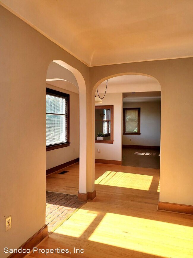 Building Photo - 5 br, 2 bath House - 2351 N 28th