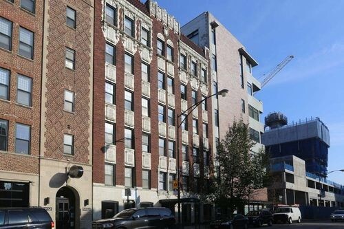 Primary Photo - 840 W Montrose Ave