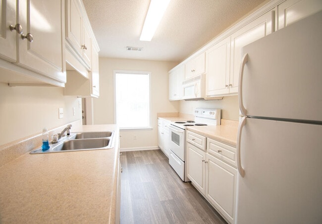 Building Photo - 110 Charleston Row Blvd