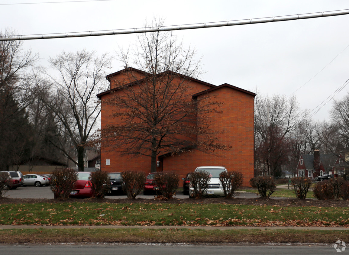 250 Tudor ¡alejado - Tudor Apartments