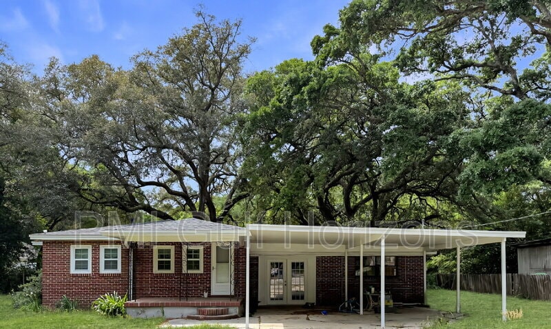 Primary Photo - 635 Colbert Ave