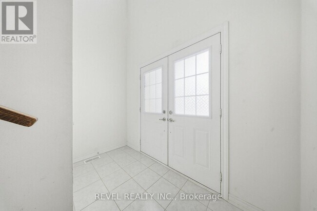 Building Photo - 81 Hitchman St