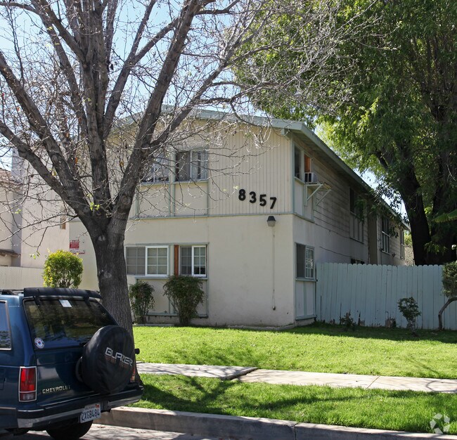 Building Photo - 8357 Amigo Ave
