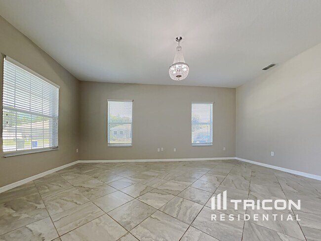 Building Photo - 221 Kissengen Park Dr
