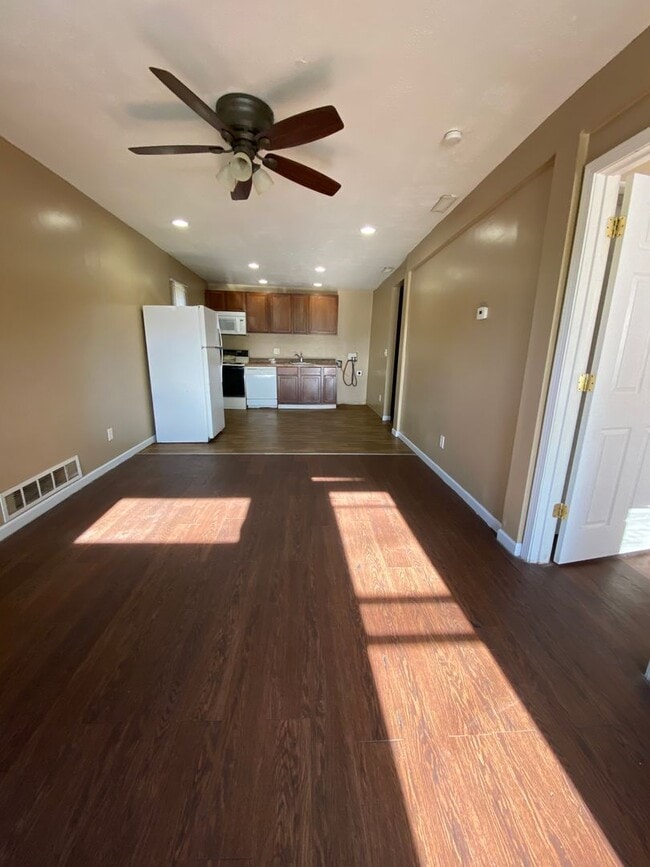 Building Photo - 4420 N 48th St