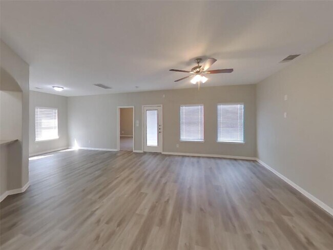 Foto del edificio - 5703 Straight Way