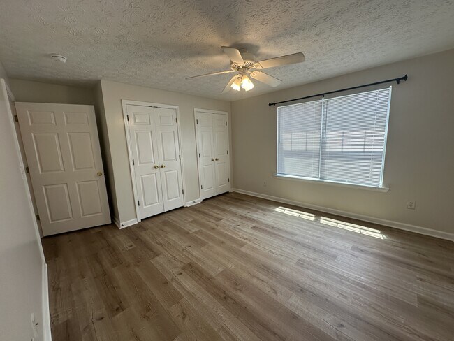 Foto del edificio - 241 S Irwin St
