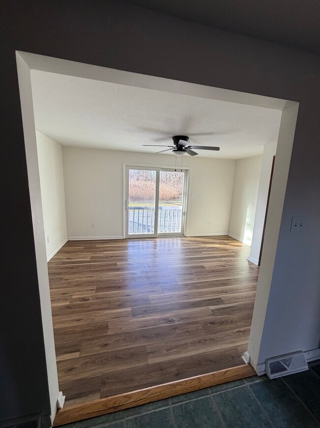 Building Photo - 8587 Caughdenoy Rd