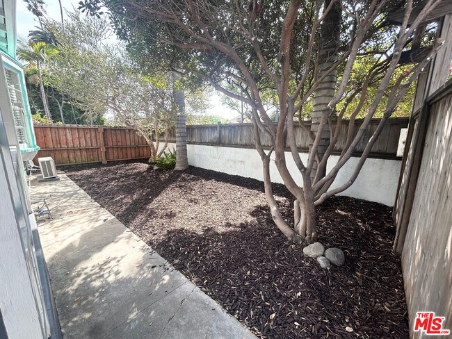 Foto del edificio - 940 Milwood Ave