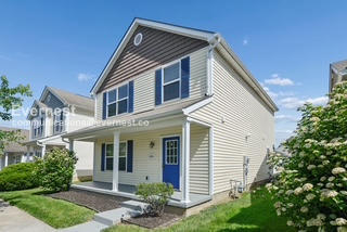Foto del edificio - 3 Bed/2.5 Bath Home with Garage / Pet-Friendly / Coming Soon!
