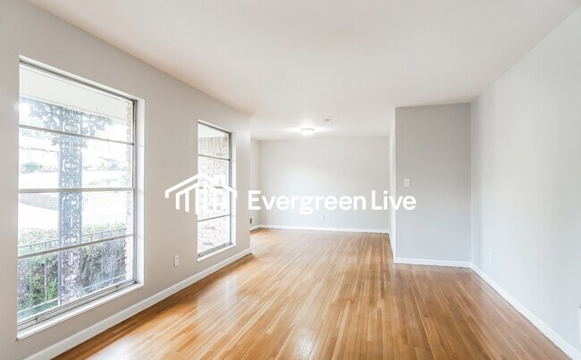 Foto del edificio - 723 Gramor Dr