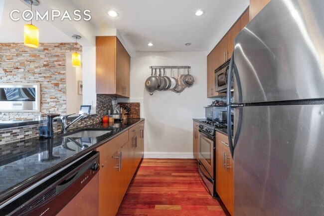 Building Photo - 603 W 148th St