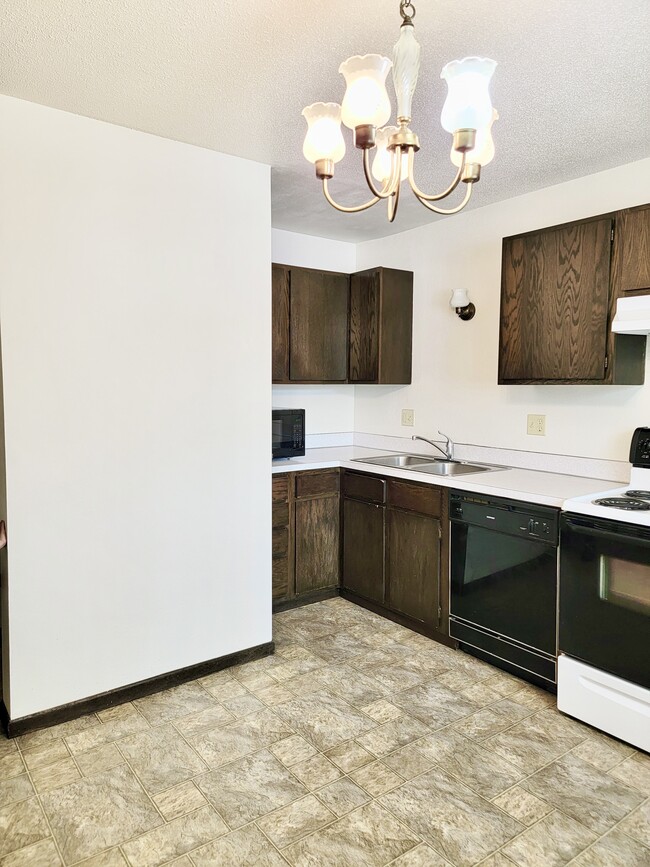 1 BED 1 BATH | $549/MO | JAMESTOWN ND - 1015 12th St NE