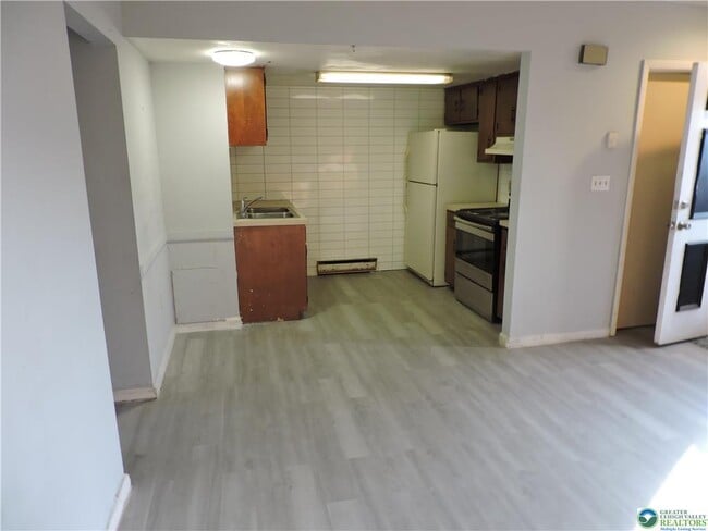 Foto del edificio - 866 N Van Buren St