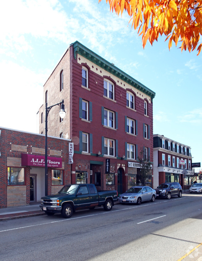 Building Photo - 163-165 Shrewsbury St