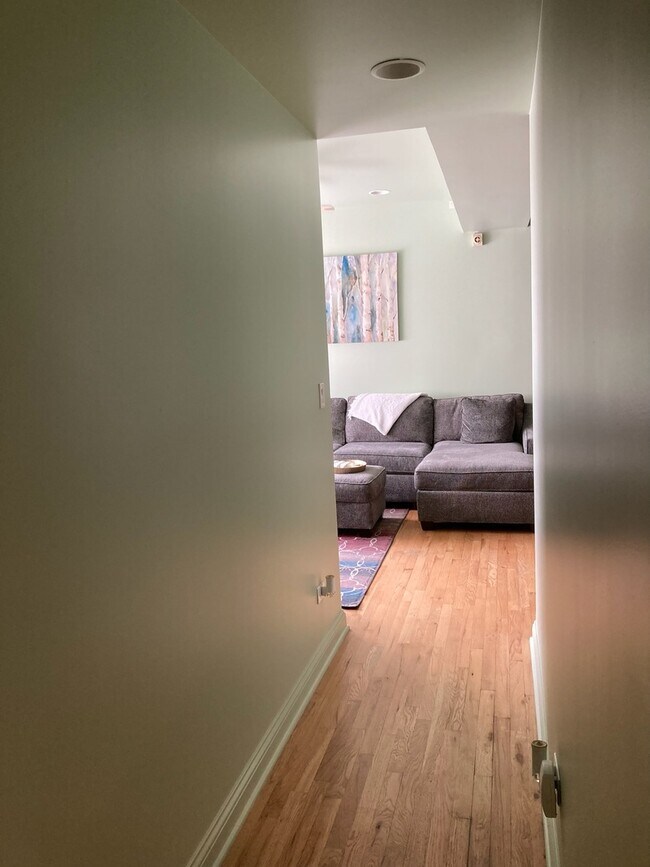 Foto del edificio - 2834 N Dawson Ave