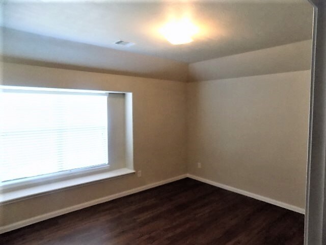 Foto del edificio - 911 Redcrest Springs Ct