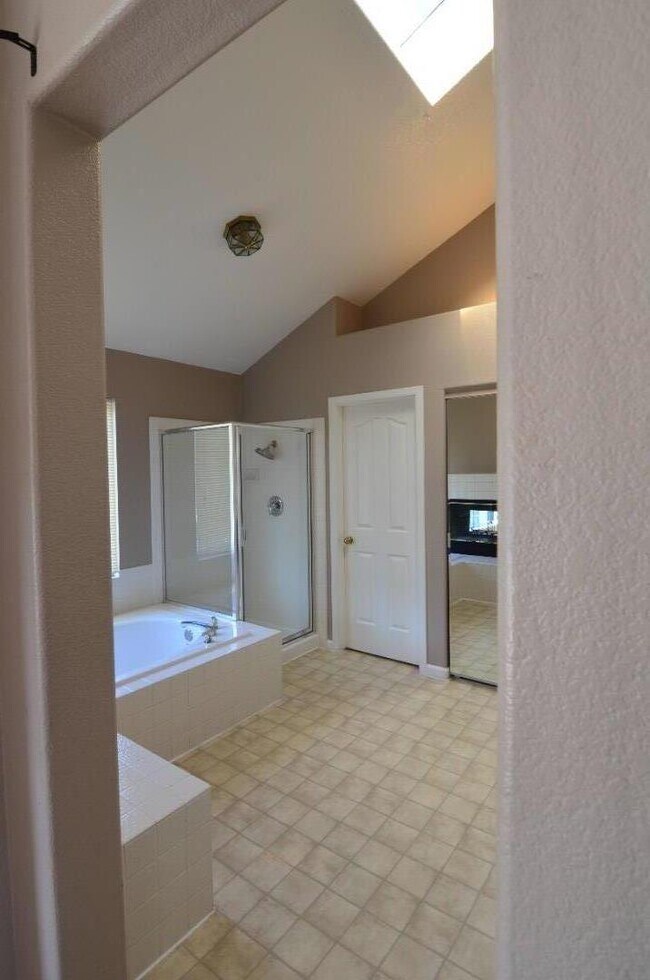 Building Photo - 2208 Koa Ct