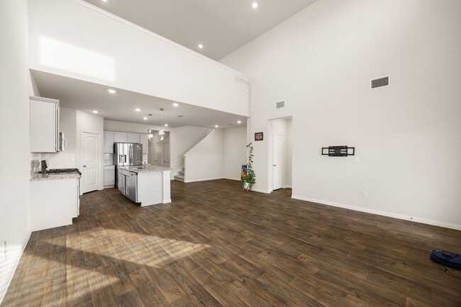 Foto del edificio - Spacious 4-Bedroom Home with High Ceilings, Game Room & Open Living in Georgetown