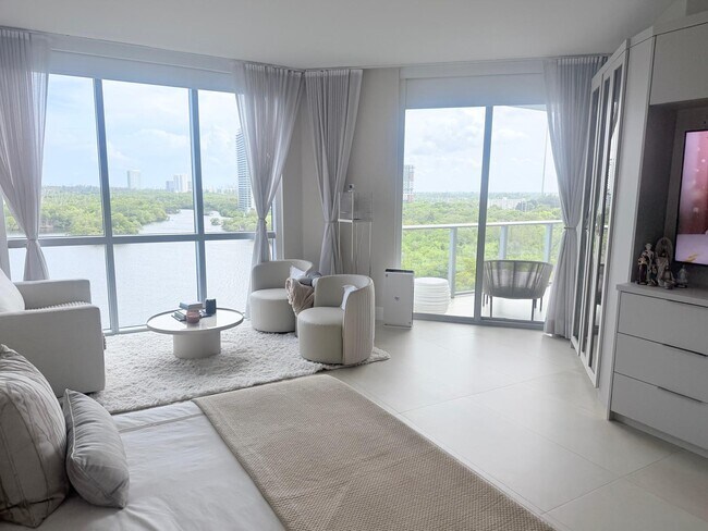 Foto del edificio - 17111 Biscayne Blvd