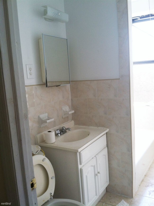 Foto del edificio - 460 E 21st St