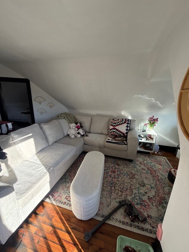 Foto principal - 1841 1/2 Highland Ave