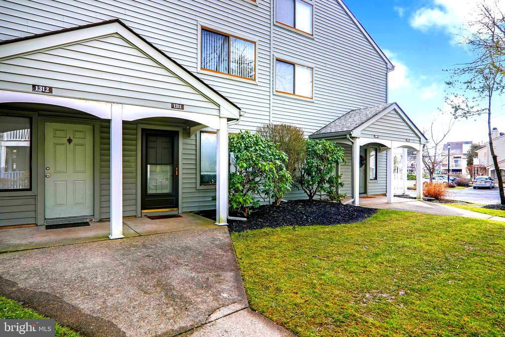 Primary Photo - 1311 Roberts Way