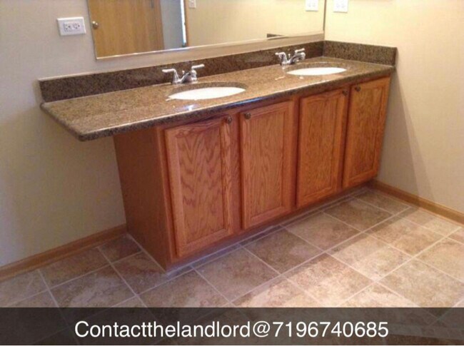 Foto del edificio - 16324 Spring Creek Ln