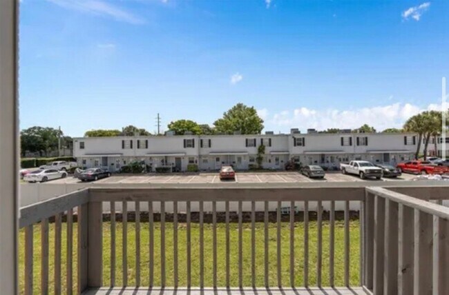 Building Photo - 1880 Caralee Blvd