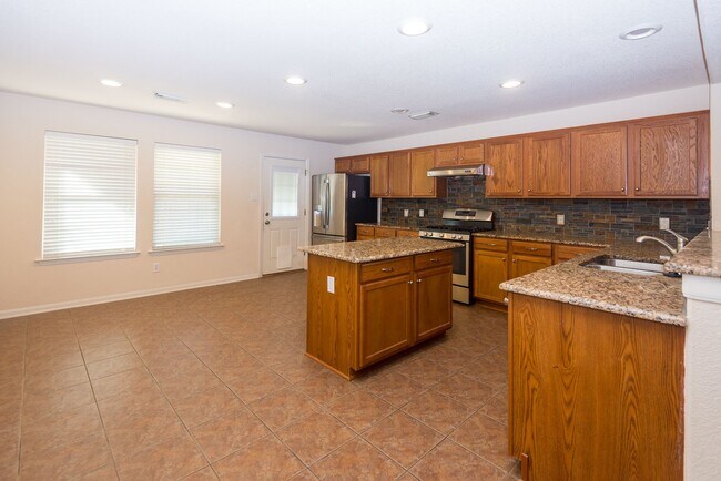 Foto del edificio - 5923 Bonita Creek