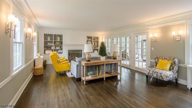 Building Photo - 4 Halsey Pl
