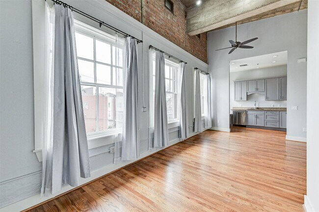 Foto del edificio - 2700 Albany St