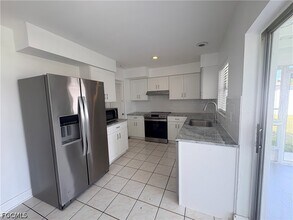 Building Photo - 436 Bayshore Dr