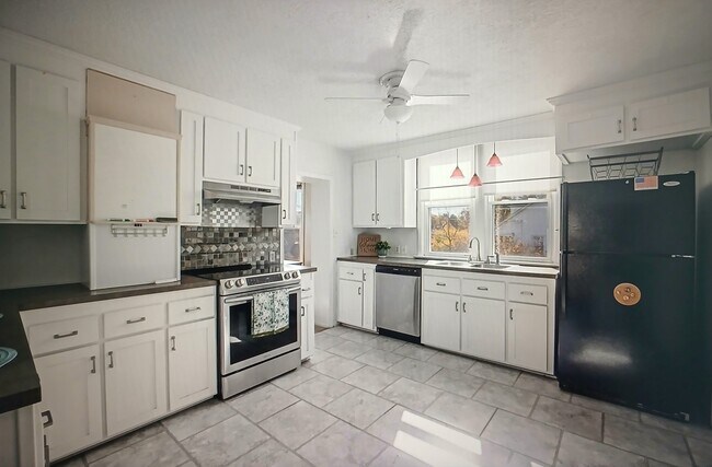 Foto del edificio - 917 Sherwood Ave