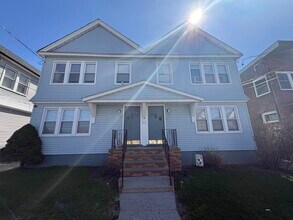 Building Photo - 762 Forest St