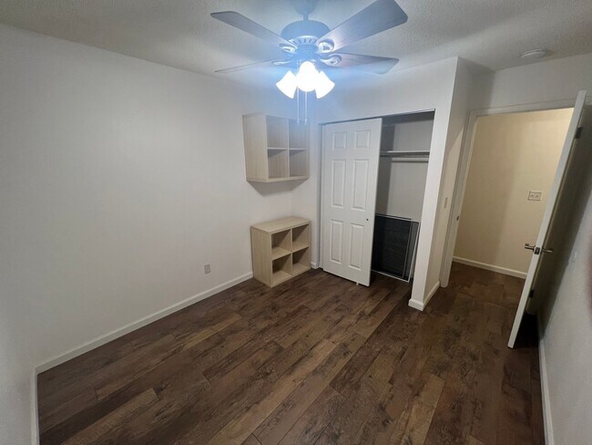 Foto del edificio - 7179 S Webster St
