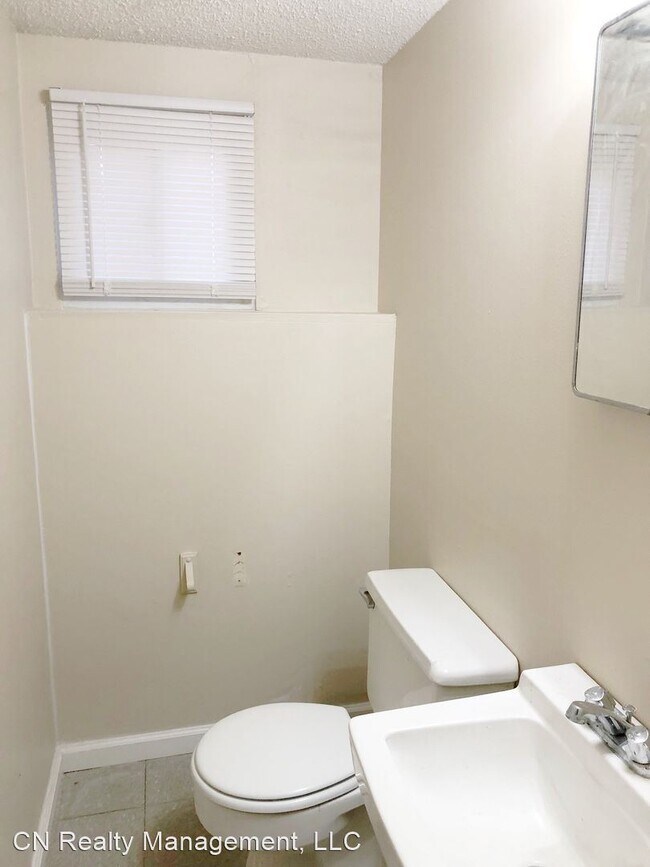 Building Photo - 3 br, 1.5 bath House - 5000 North Crystal Ave