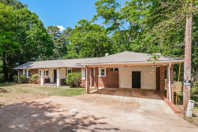 Building Photo - 731 Parker St