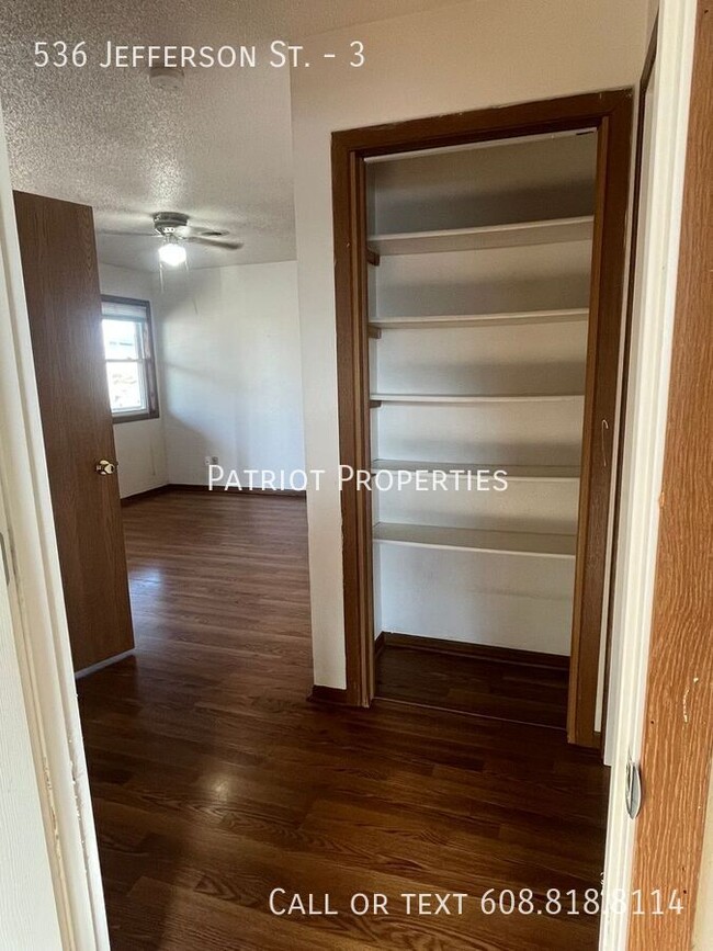 Building Photo - 2 bedroom/ 1 bath apartment in Mauston, WI