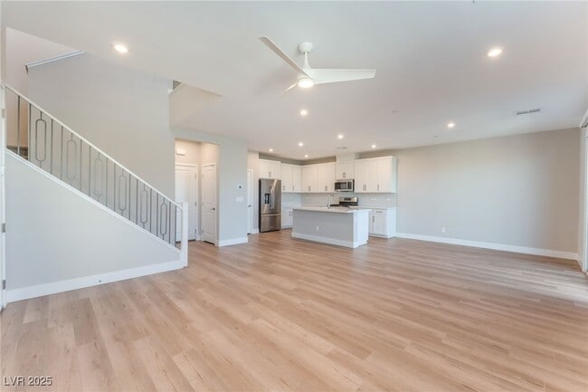 Building Photo - 670 Infinity Rdg St