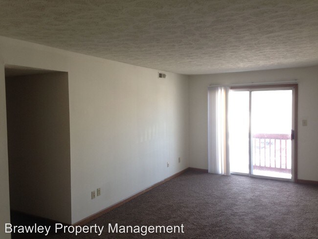 Building Photo - 207 E Varsity Ln