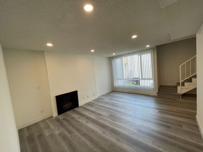 Building Photo - 3715 Canfield Ave